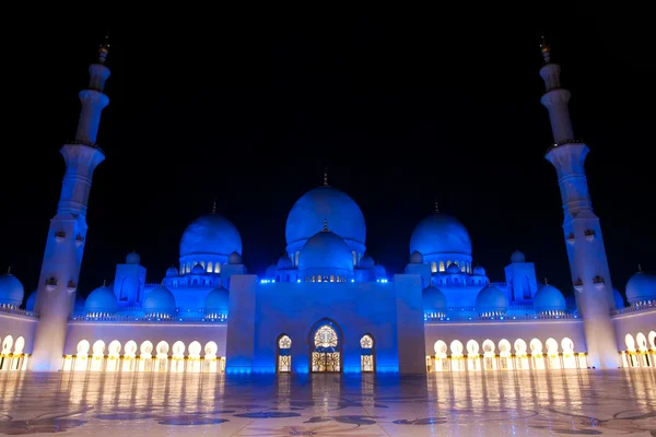 Sheikh zayed mosque in Abu Dhabi, Emirati Arabi Uniti, M — Foto Stock