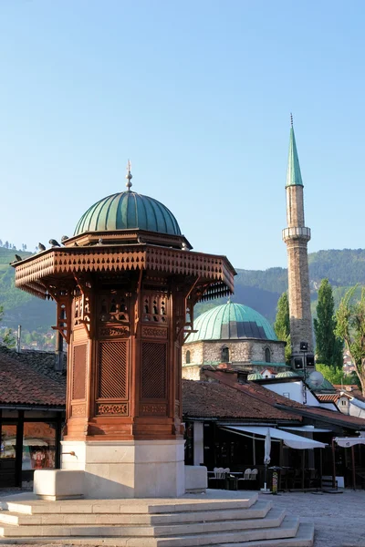 Historischer Brunnen in Sarajevo — Stockfoto