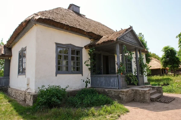 Ukraine - Landhaus in Pirogovo Stockbild