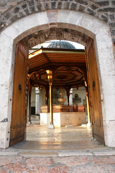 Сараево - внутренний двор мечети — стоковое фото