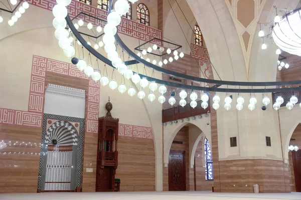 Dentro da Grande Mesquita no Bahrein — Fotografia de Stock