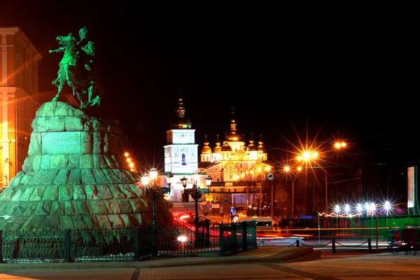 Kiev - Ucrania - escena nocturna — Foto de Stock