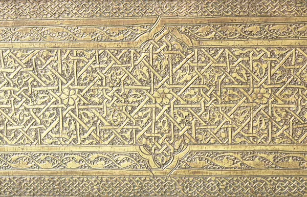Padrões de arte islâmica em uma porta da mesquita — Fotografia de Stock