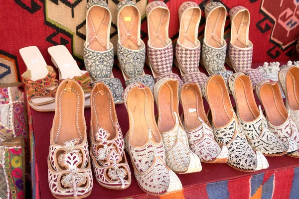 Traditionelle türkische Schuhe in Sarajevo Stockbild