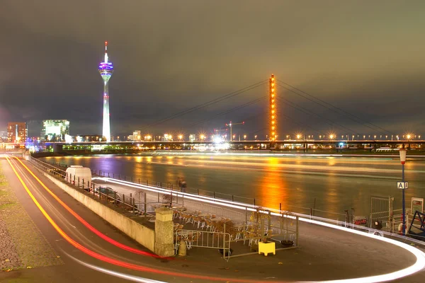 Düsseldorf - Německo noční scéna Royalty Free Stock Fotografie