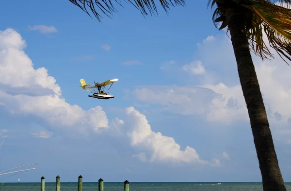 Deniz uçağı, deniz ve gökyüzü — Stok fotoğraf