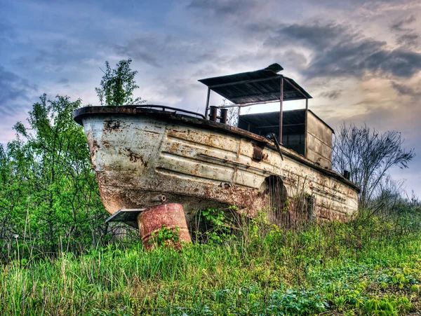 Barco viejo río — Foto de Stock