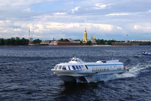 Barco de San Petersburgo — Foto de Stock