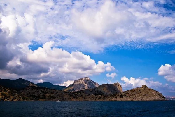 海からのクリミア山脈 — ストック写真