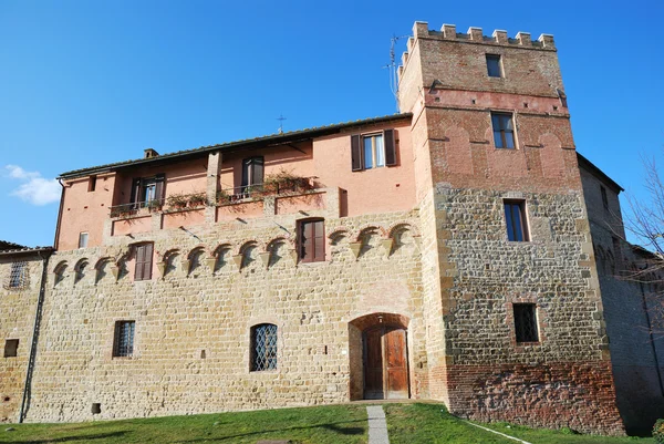 Středověký palác ve městě buonconvento — Stock fotografie