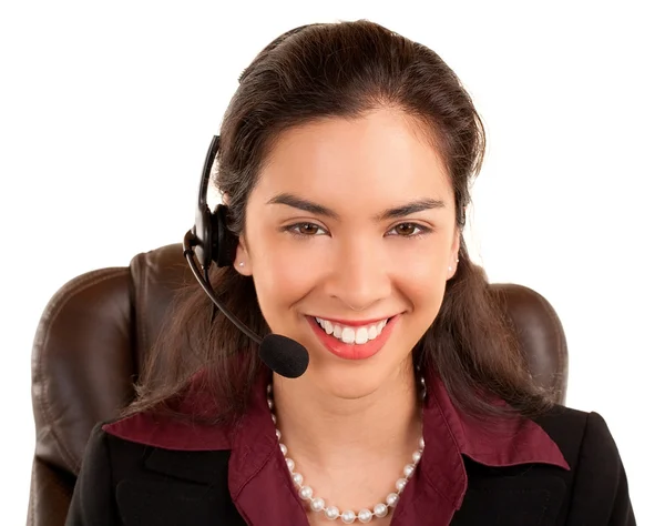 Szép mosolygó nő fejhallgatós mikrofont viselő — Stock Fotó