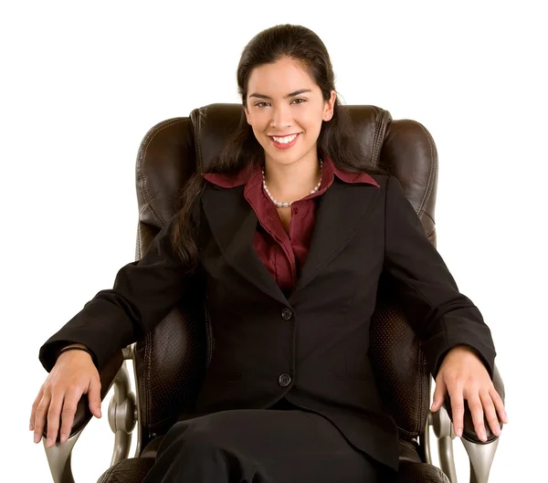 Glimlachende zakenvrouw zitten — Stockfoto