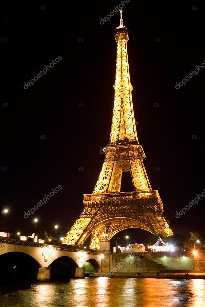 Featured image of post Foto Torre Eiffel Illuminata : La torre eiffel si colora di nerro, giallo e rosso: