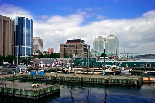 Harbor by the City — Stock Photo, Image