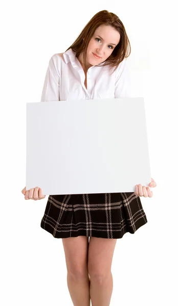 Ung kvinna med en tom vit skylt — Stockfoto
