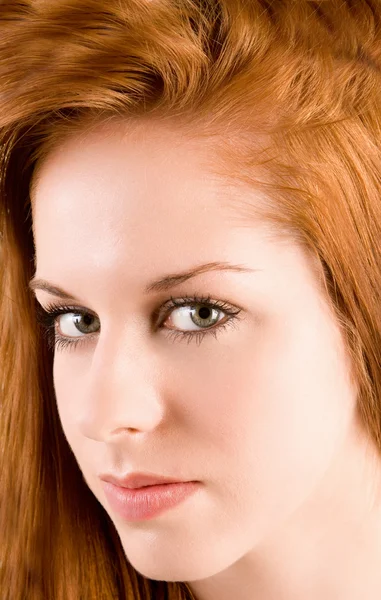 美丽的红头发女孩肖像 — 图库照片
