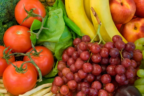 Frutas e alguns vegetais — Fotografia de Stock