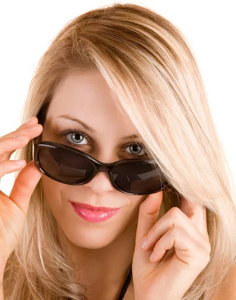 Dame blickt über Sonnenbrille — Stockfoto