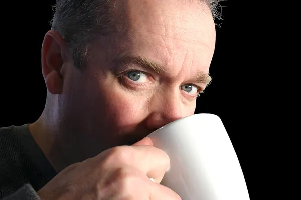 Mann trinkt Kaffee — Stockfoto