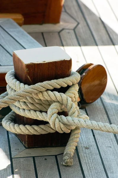 Mooring rope — Stock Photo, Image