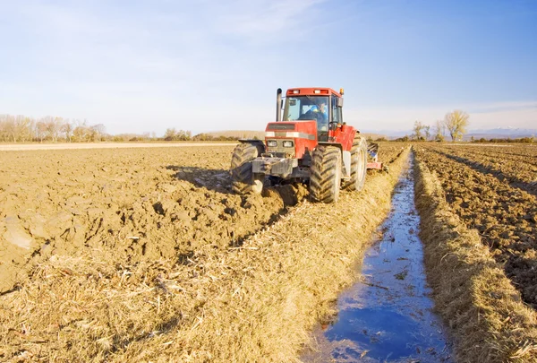 Ploughing — Stock Photo, Image