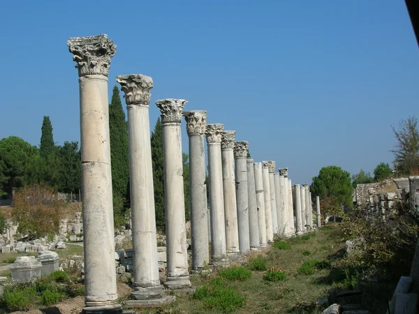 Starožitnosti sloupců v Efesu, Turecko — Stock fotografie