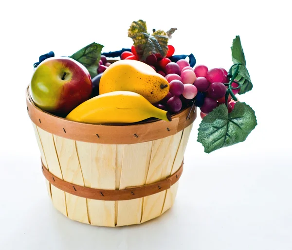 Cesta contendo frutas — Fotografia de Stock