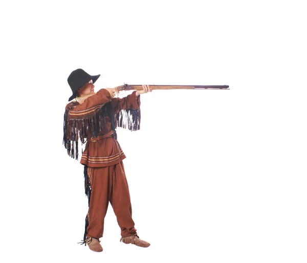 Молодой человек в винтовке — стоковое фото