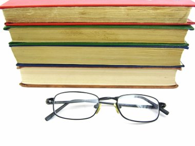 kitap ve gözlük