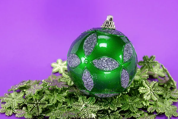Velké zelené vánoční koule — Stock fotografie