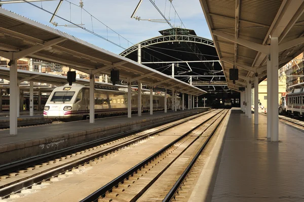 Rails van trein en station — Stockfoto