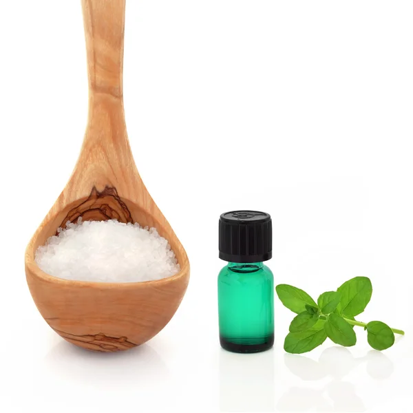 Sea Salt and Peppermint Essence — Stock Photo, Image