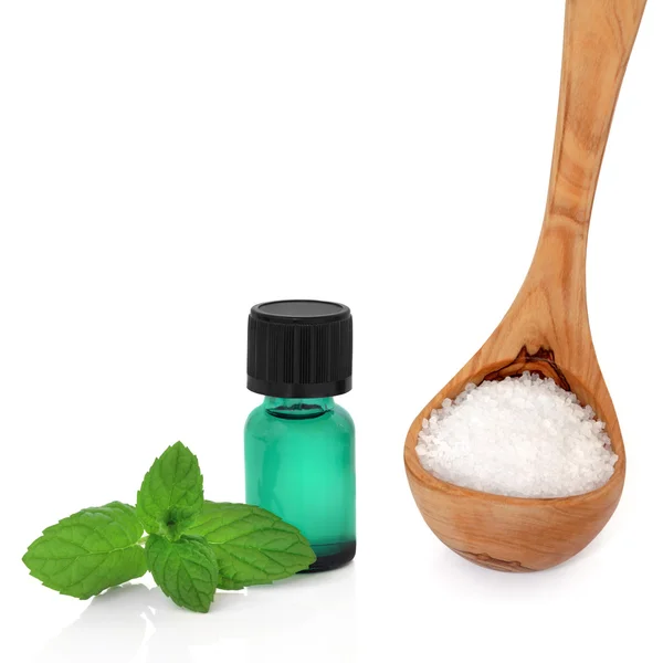 Peppermint Essence and Sea Salt — Stock Photo, Image