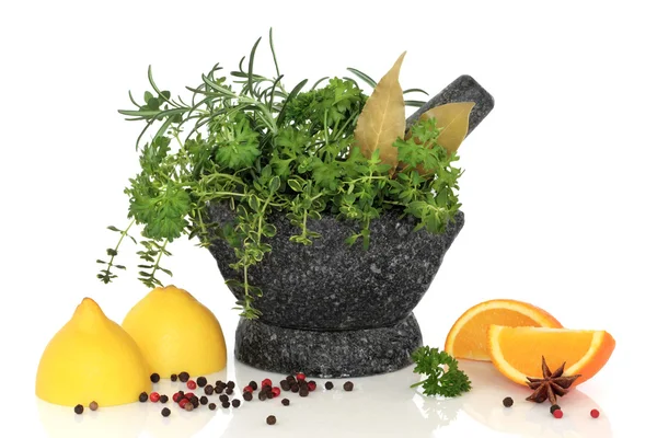 Przyprawy zioła i owoce cytrusowe — Zdjęcie stockowe