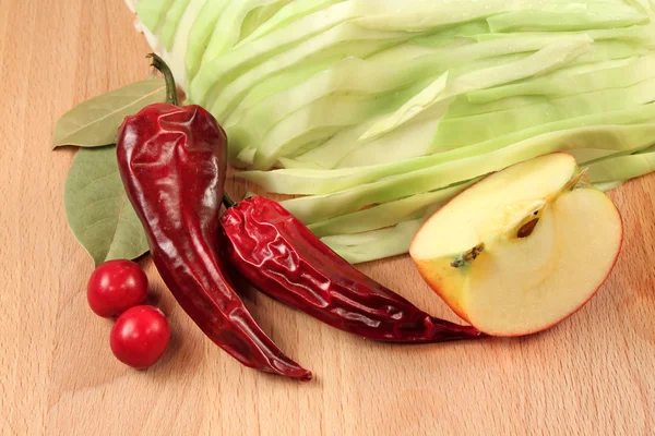 Sliced cabbage, apple and chili — Stock Photo, Image