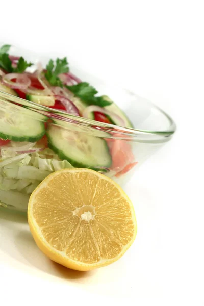 Salade aux feuilles de chou frais — Photo