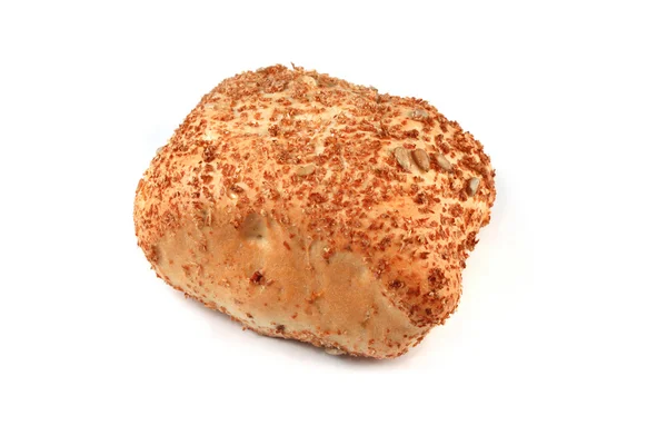 Roti gulung dengan biji bunga matahari terisolasi — Stok Foto