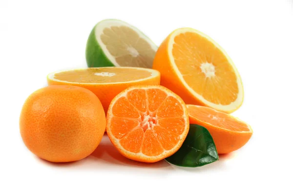 Izolowany w plasterkach pomarańczy — Zdjęcie stockowe