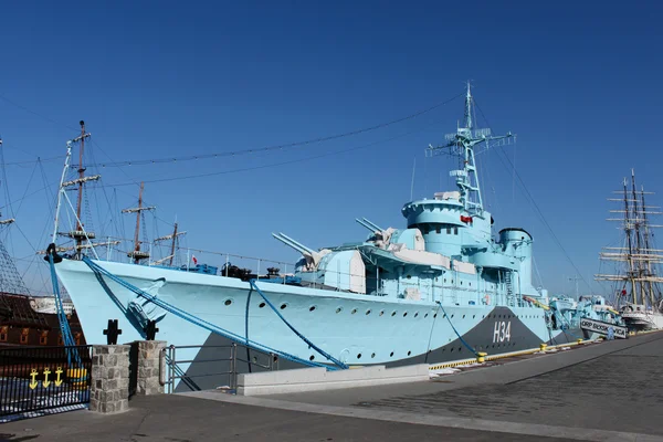 Altes Kriegsschiff aus dem Zweiten Weltkrieg — Stockfoto