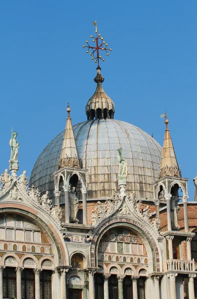 Detalle de fachada, Basílica de San Marco en —  Fotos de Stock