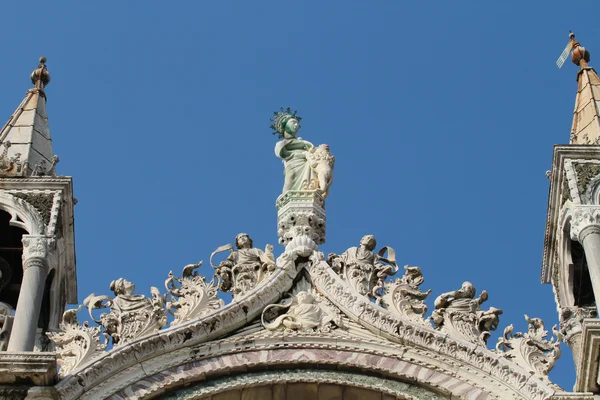 Dettaglio facciata, Basilica di San Marco in — Foto Stock