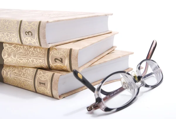 Knihy a brýle — Stock fotografie