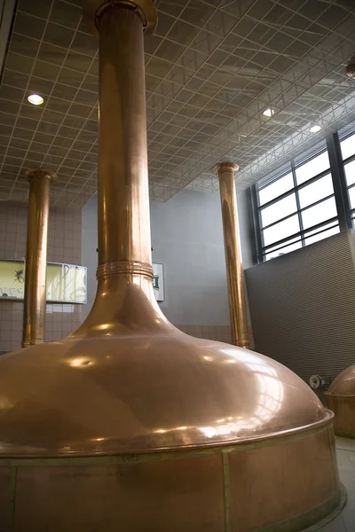 Kupferrohre in Brauerei — Stockfoto