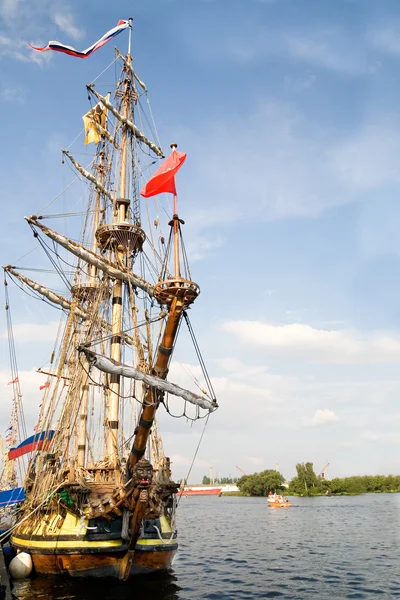 フロントの古い帆船 — ストック写真