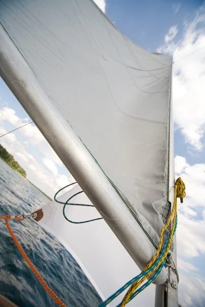 Masten i min lilla privata yacht - segling på den — Stockfoto