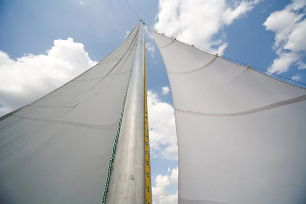 我小的私人游艇-关于帆船的桅杆 — 图库照片