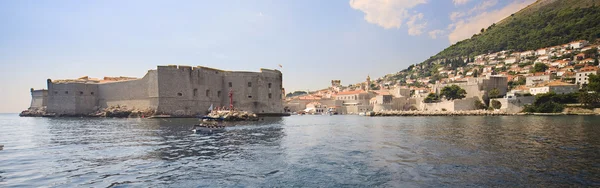 Dubrovnik - panoramic view from seaside — Stock Photo, Image