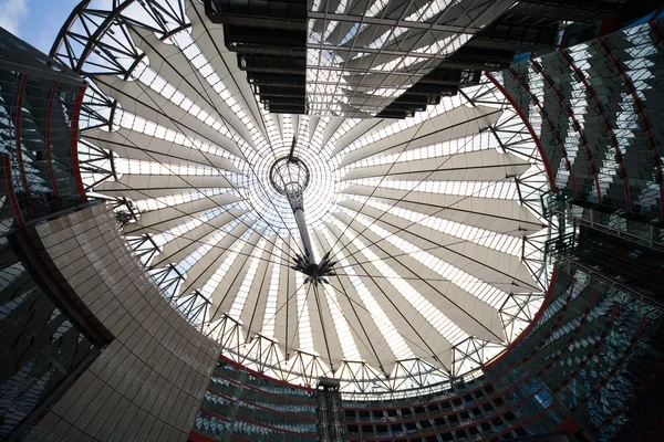Telhado futurista - Berlim — Fotografia de Stock