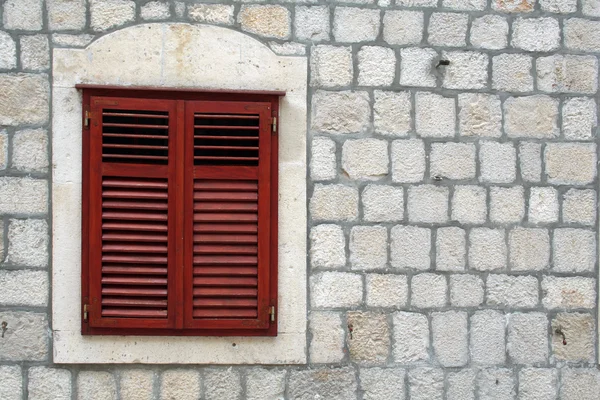Velho obturador janela — Fotografia de Stock