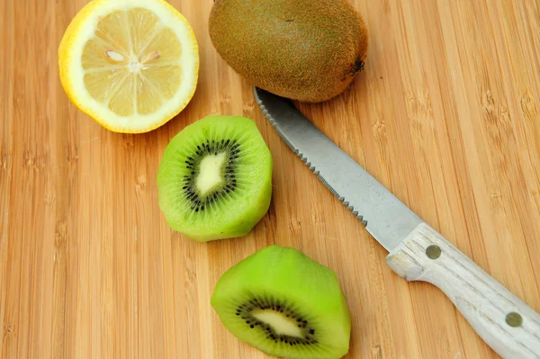 Sliced Kiwi And Lemon — Stock Photo, Image